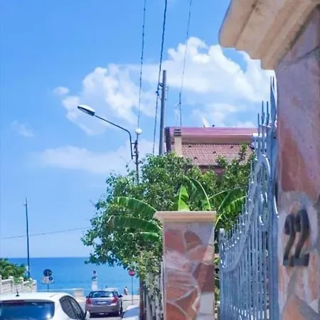 Delle Rose Nocleg ze śniadaniem Roseto Capo Spulico