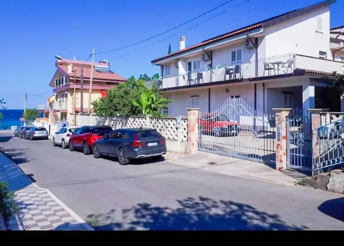 Delle Rose 3* Roseto Capo Spulico